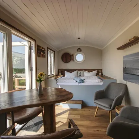 Hotel Schaeferwagen Tiny House Auf Dem Friesenhof Pellworm Exterior foto