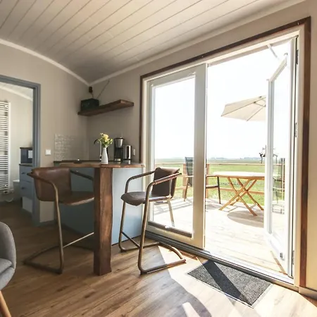 Hotel Schaeferwagen Tiny House Auf Dem Friesenhof Pellworm Exterior foto