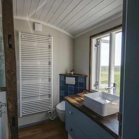 Hotel Schaeferwagen Tiny House Auf Dem Friesenhof Pellworm Exterior foto