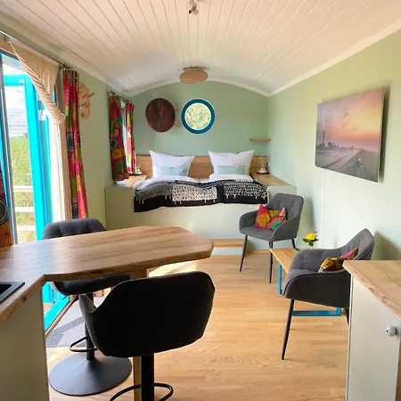 Hotel Schaeferwagen Tiny House Auf Dem Friesenhof Pellworm Exterior foto