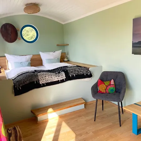 Hotel Schaeferwagen Tiny House Auf Dem Friesenhof Pellworm Exterior foto